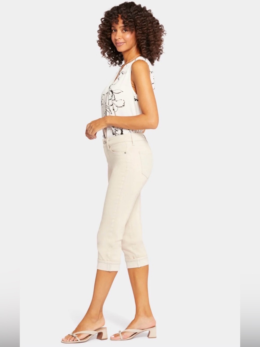 Women's Cropped Capri Jeans in Cream